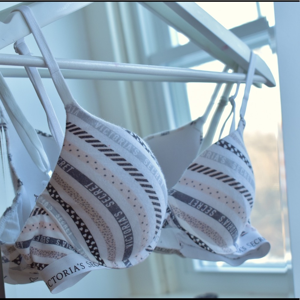 Victoria’s secret pattern 34B bra